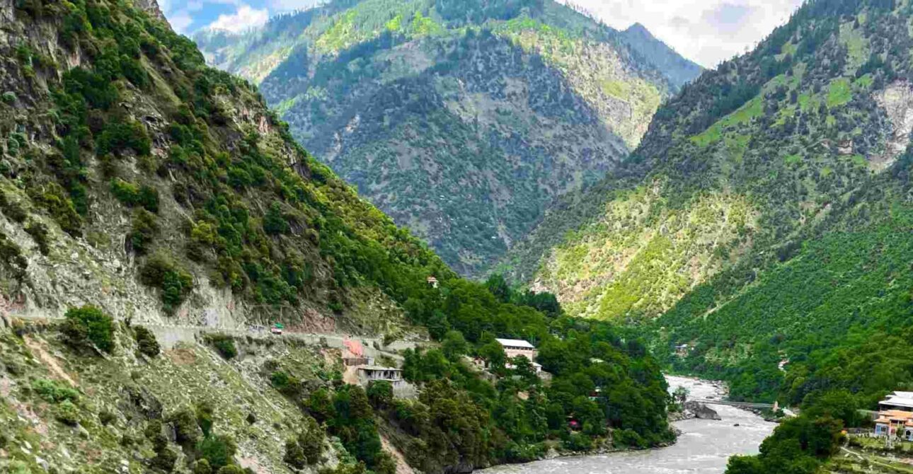 🎨 Andretta, Himachal Pradesh – A Forgotten Hamlet Where Art Breathes