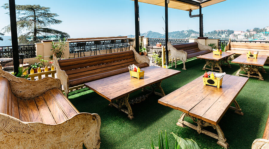 Quick Bites & Cozy Cafés