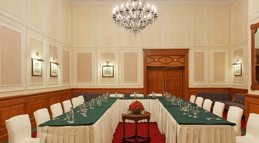 🍷 Fine Dining Experiences