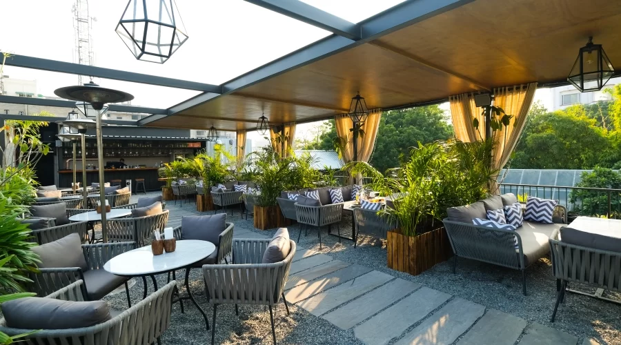 Modern Cafes & Trendy Spots