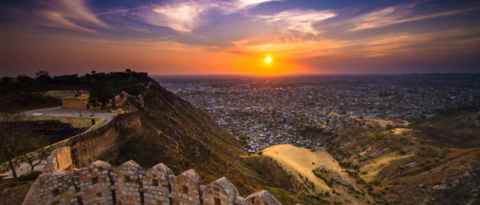 photo spot to pin-Nahargarh Fort at sunset