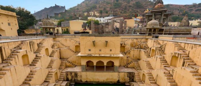 photo spot to pin-Stepwell symmetry at Panna Meena Kund