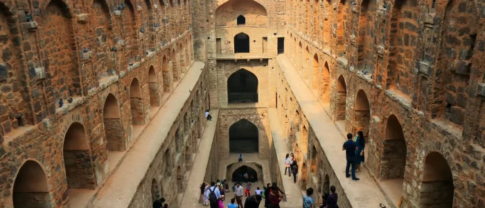 Agrasen-Ki-Baoli-symmetrical-steps