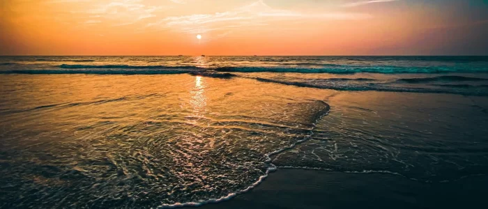 Less-crowded-sunset-spot-Sinquerim-Beach